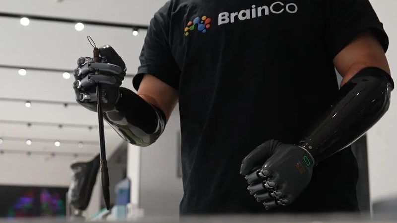 数据服务硬件代理加盟：加盟条件解析与行业洞察